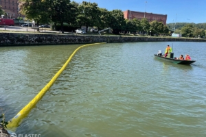 Barrel-O-Boom self-inflating containment barrier