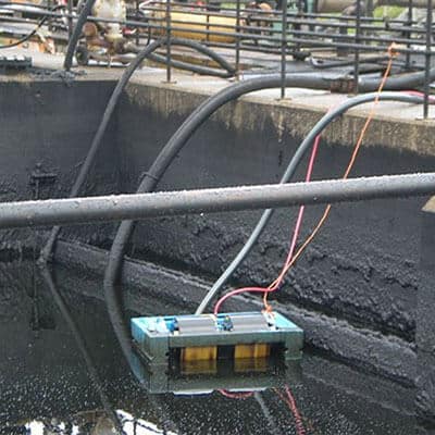 MiniMax oil skimmer in oil pit